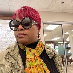 Meet your Posher, Viv